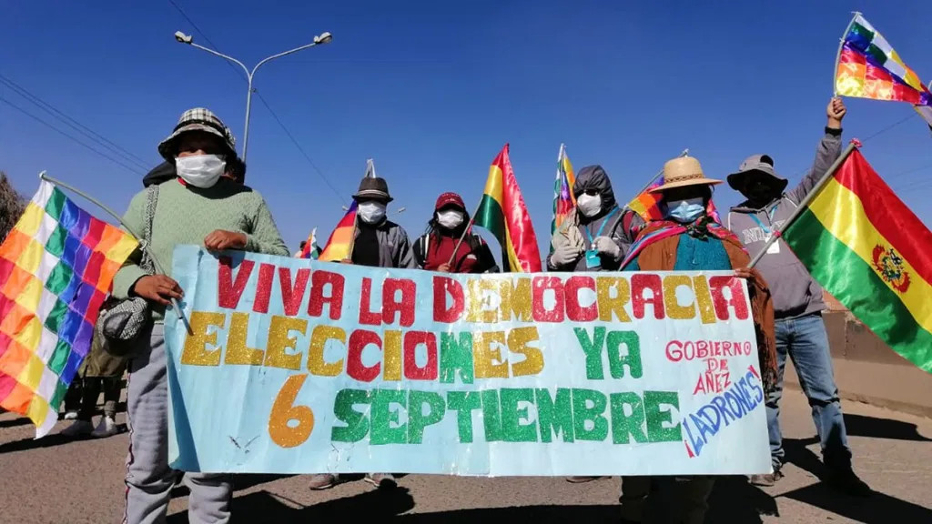 Bolivia inicia la semana con huelga general indefinida y bloqueo de caminos