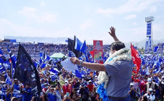 Aleteos desesperados ante inminente triunfo popular