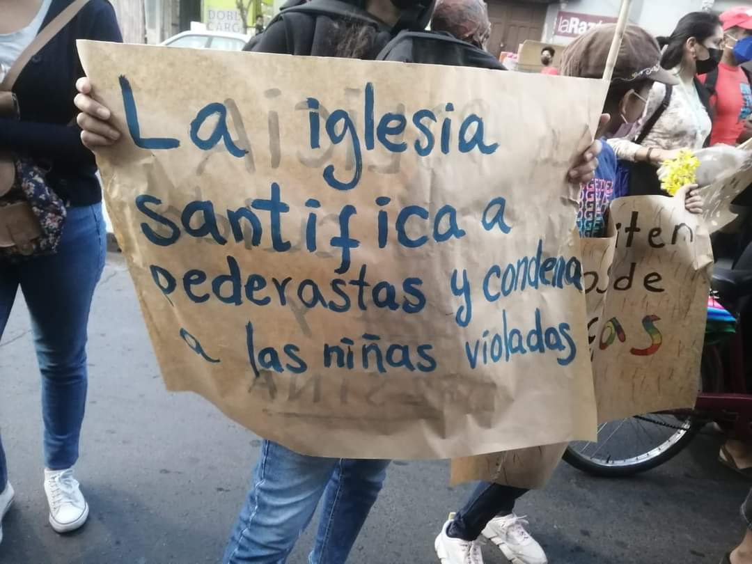 Los curas insensibles, misoginos y patriarcales