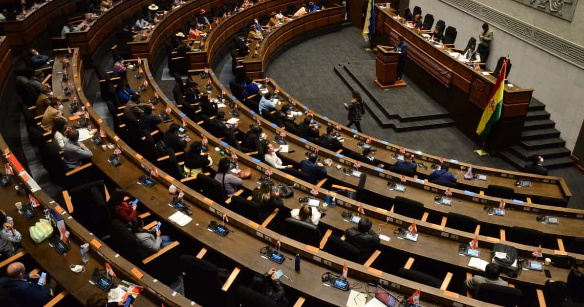 El doble discurso y el caudillismo histórico