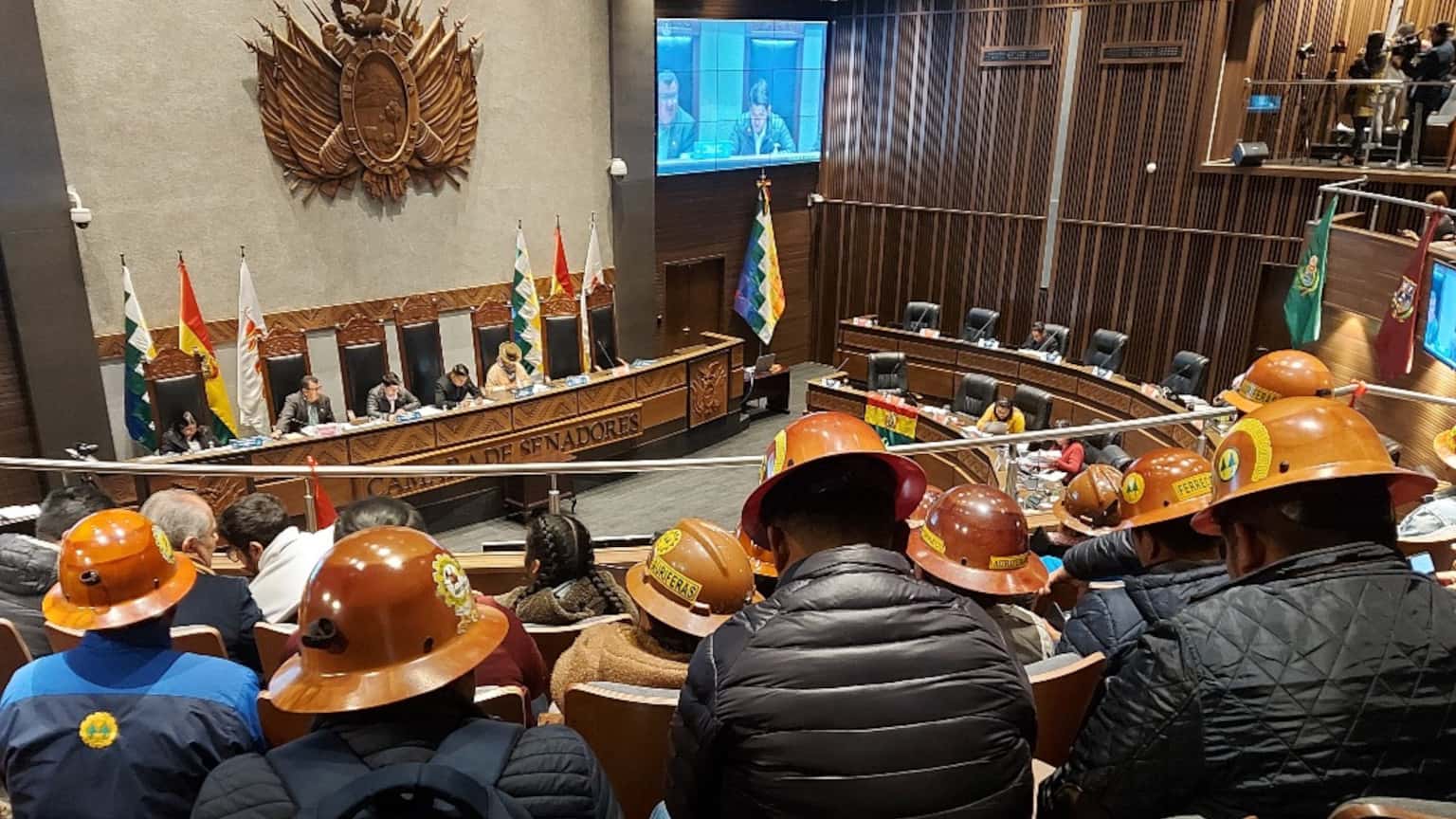Con el bozal bien asegurado